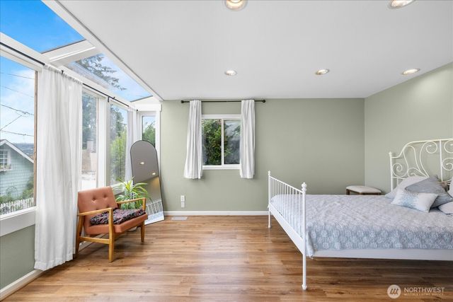16917 SE 38th Place, Bellevue, WA 98008