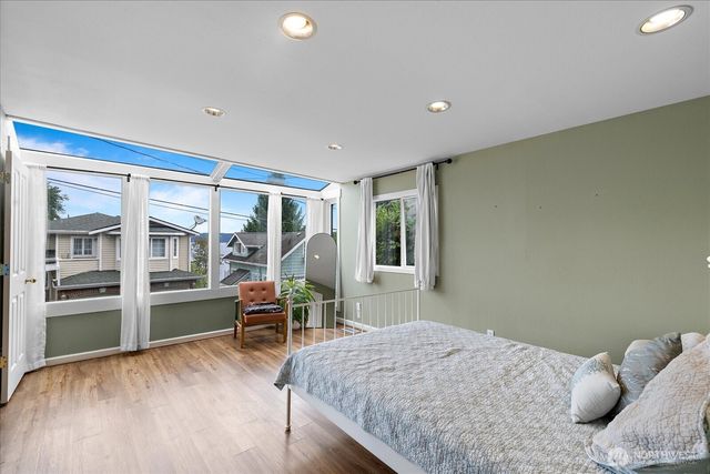 16917 SE 38th Place, Bellevue, WA 98008