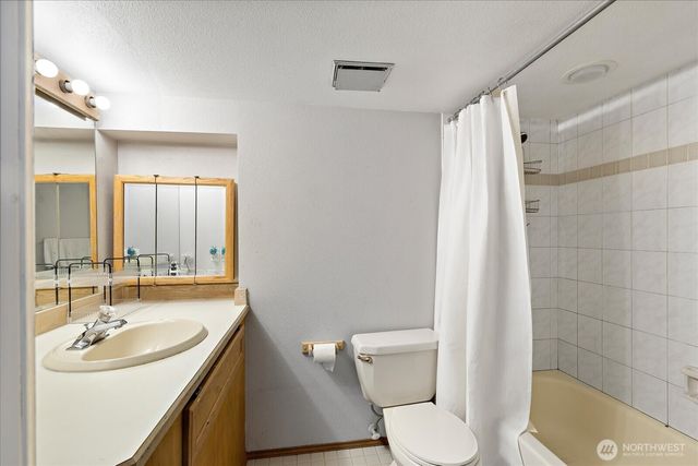 16917 SE 38th Place, Bellevue, WA 98008
