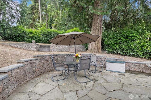 16917 SE 38th Place, Bellevue, WA 98008