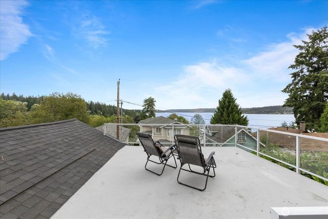 16917 SE 38th Place, Bellevue, WA 98008