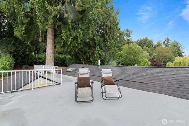 16917 SE 38th Place, Bellevue, WA 98008