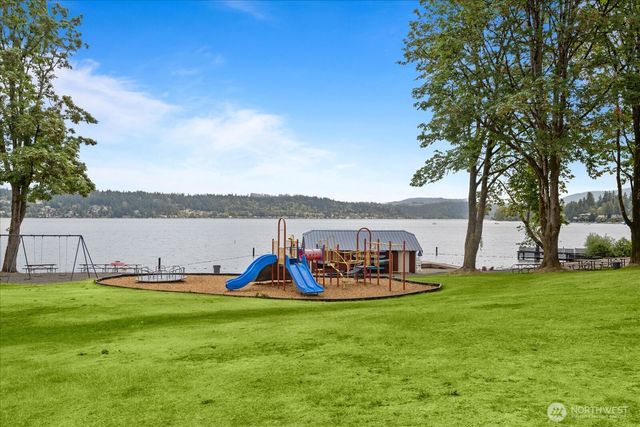 16917 SE 38th Place, Bellevue, WA 98008