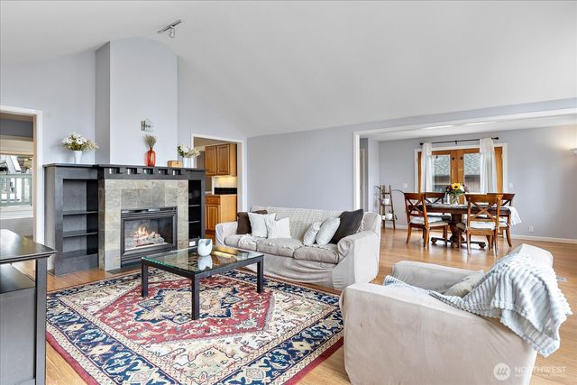 16917 SE 38th Place, Bellevue, WA 98008