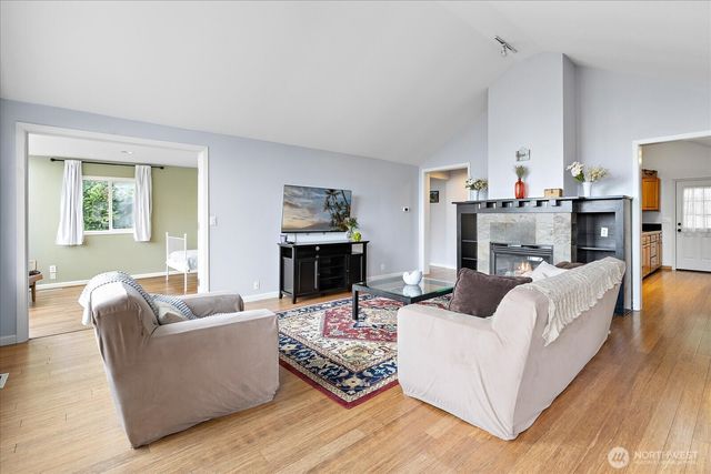 16917 SE 38th Place, Bellevue, WA 98008