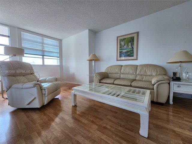 1980 S Ocean Dr PHE, Hallandale Beach, FL 33009