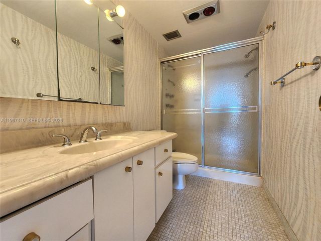 1980 S Ocean Dr PHE, Hallandale Beach, FL 33009