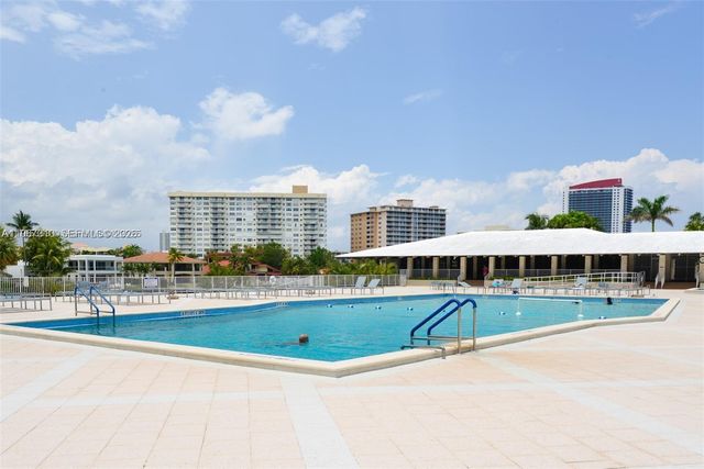1980 S Ocean Dr PHE, Hallandale Beach, FL 33009
