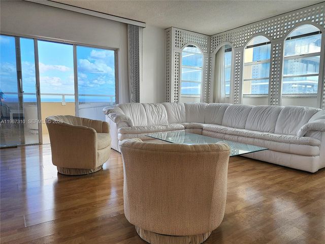 1980 S Ocean Dr PHE, Hallandale Beach, FL 33009