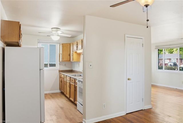 1206 Cleona DR, Chesapeake, VA 23324