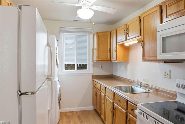 1206 Cleona DR, Chesapeake, VA 23324