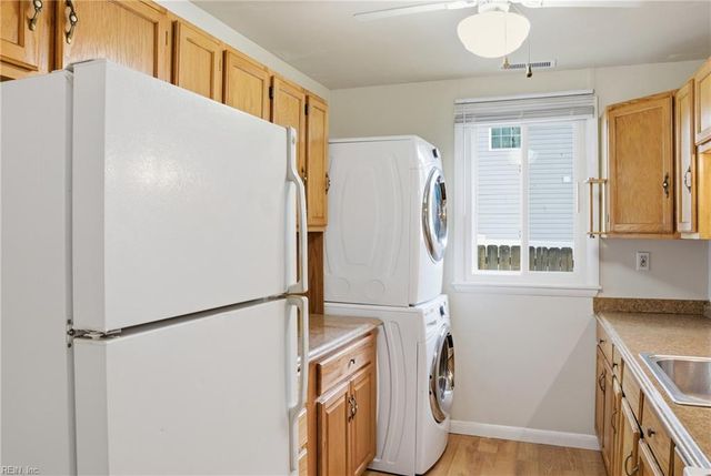 1206 Cleona DR, Chesapeake, VA 23324