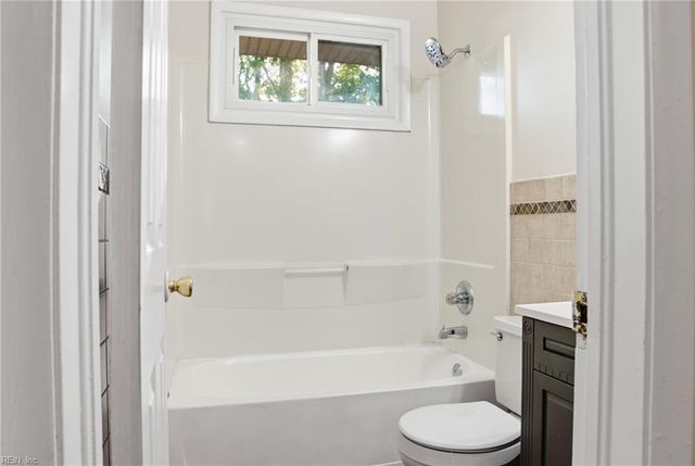 1206 Cleona DR, Chesapeake, VA 23324