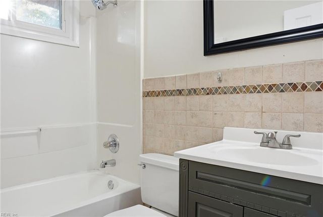 1206 Cleona DR, Chesapeake, VA 23324