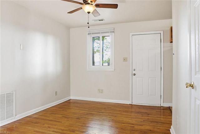 1206 Cleona DR, Chesapeake, VA 23324