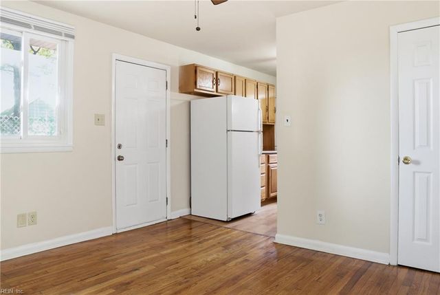 1206 Cleona DR, Chesapeake, VA 23324