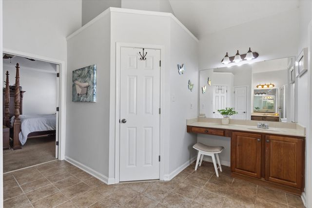5048 SAWYER LAKE DR, Bartlett, TN 38002