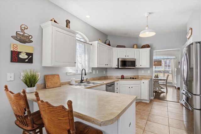 5048 SAWYER LAKE DR, Bartlett, TN 38002