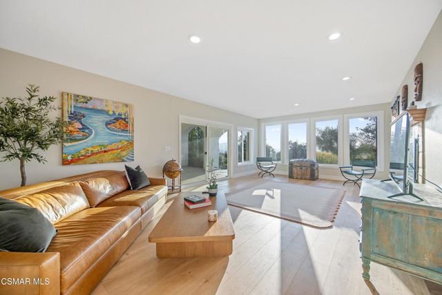 603 Lone Oak Drive, Thousand Oaks, CA 91362