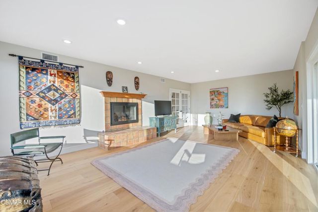 603 Lone Oak Drive, Thousand Oaks, CA 91362