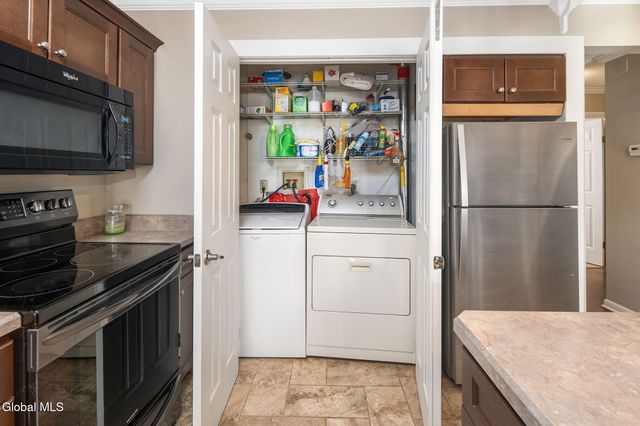 1701 Cambridge Manor Drive, Scotia, NY 12302