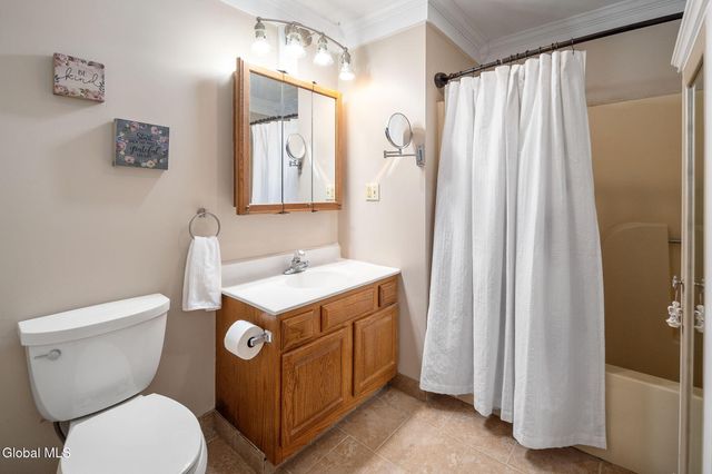 1701 Cambridge Manor Drive, Scotia, NY 12302