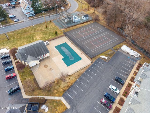 1701 Cambridge Manor Drive, Scotia, NY 12302