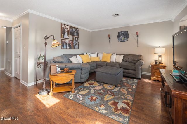 1701 Cambridge Manor Drive, Scotia, NY 12302