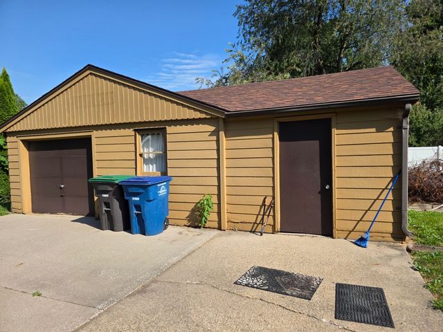1509 Highview Drive, Des Moines, IA 50315