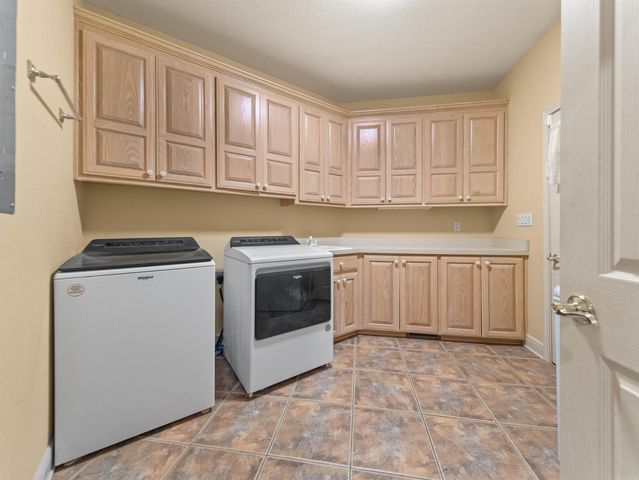 15 Lago Drive, Hot Springs Village, AR 71909