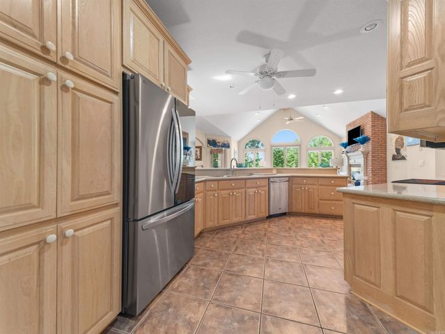 15 Lago Drive, Hot Springs Village, AR 71909