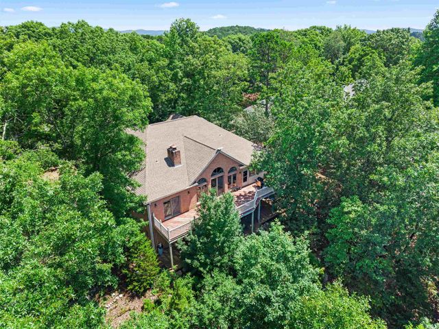 15 Lago Drive, Hot Springs Village, AR 71909