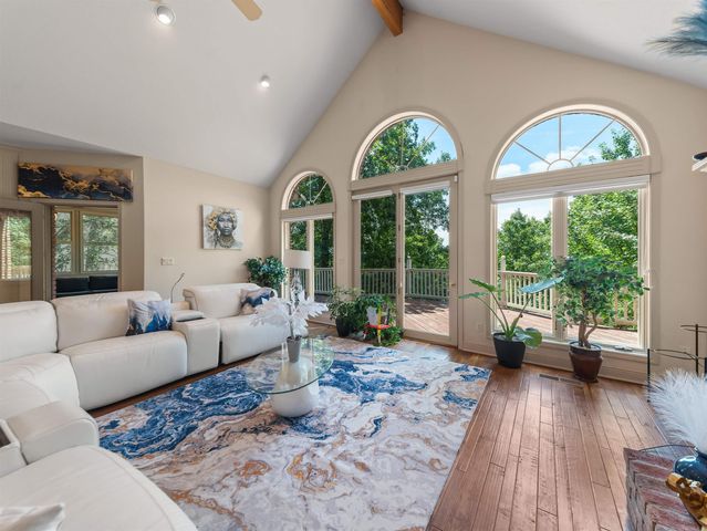 15 Lago Drive, Hot Springs Village, AR 71909