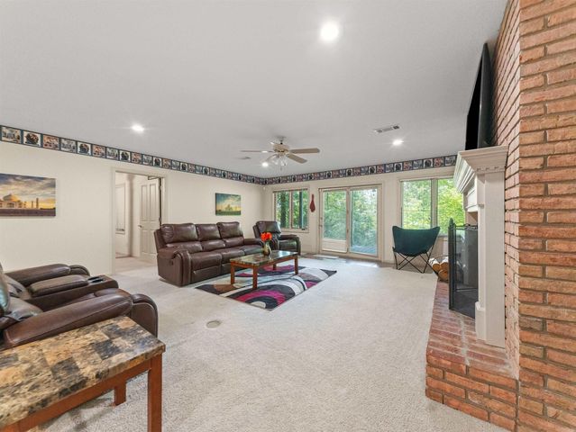 15 Lago Drive, Hot Springs Village, AR 71909