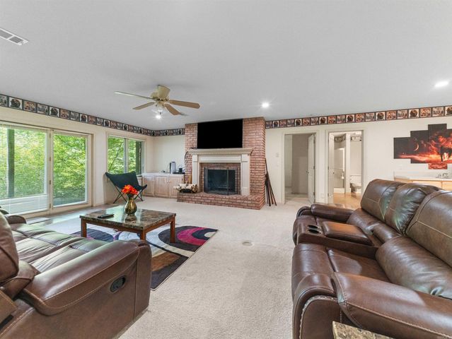 15 Lago Drive, Hot Springs Village, AR 71909