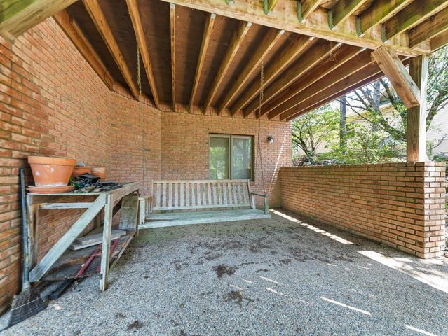 15 Lago Drive, Hot Springs Village, AR 71909