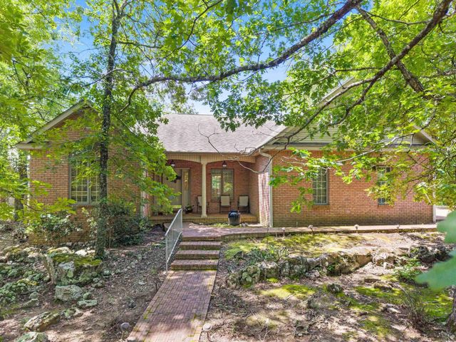 15 Lago Drive, Hot Springs Village, AR 71909