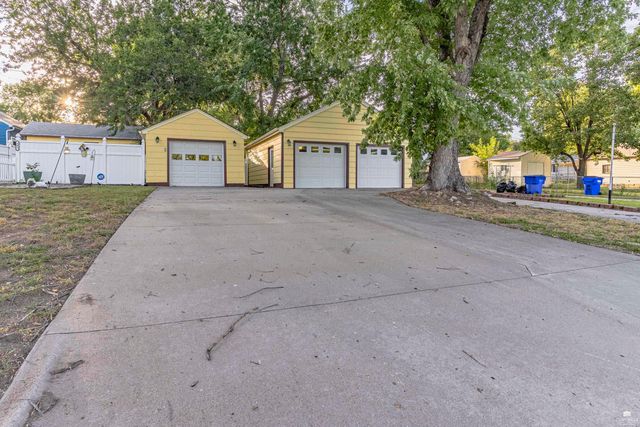 402 W Vine Street, Junction City, KS 66441