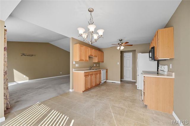16 Hunting Manor Drive, St Charles, MO 63303