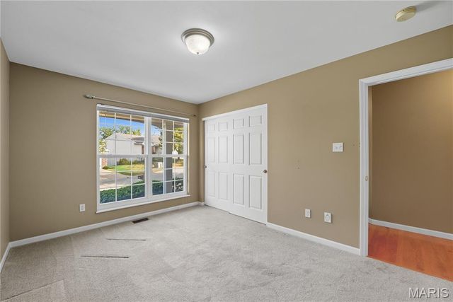 16 Hunting Manor Drive, St Charles, MO 63303