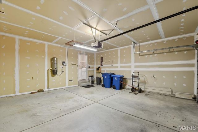 16 Hunting Manor Drive, St Charles, MO 63303