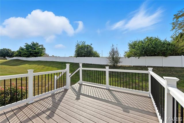 16 Hunting Manor Drive, St Charles, MO 63303