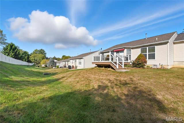 16 Hunting Manor Drive, St Charles, MO 63303