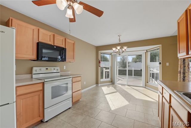 16 Hunting Manor Drive, St Charles, MO 63303