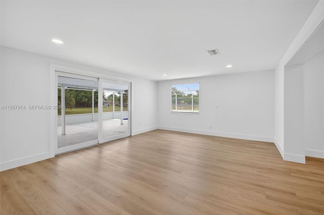 2221 SE Sidonia St, Port St. Lucie, FL 34952