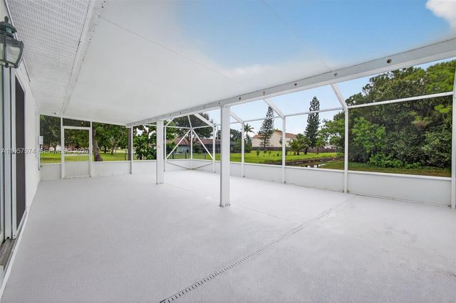 2221 SE Sidonia St, Port St. Lucie, FL 34952