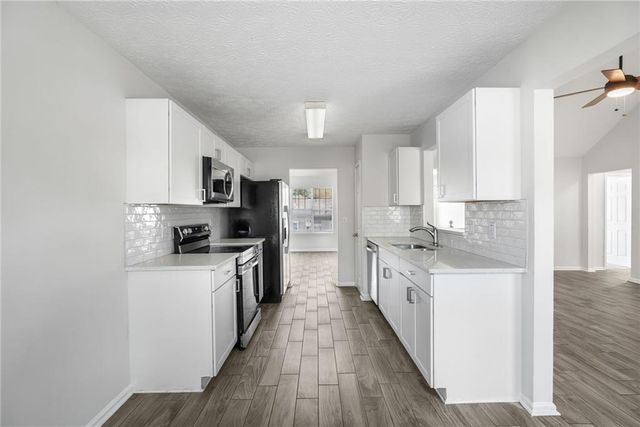 510 Saint James Court, Lawrenceville, GA 30044