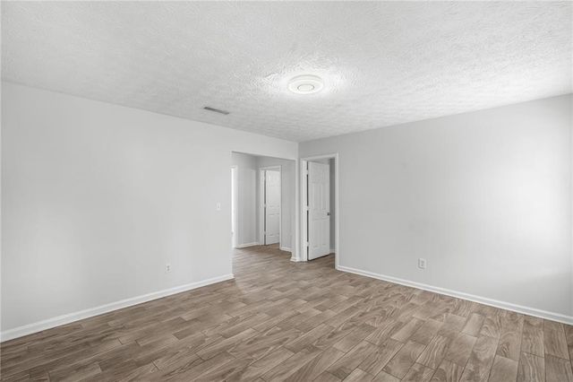 510 Saint James Court, Lawrenceville, GA 30044