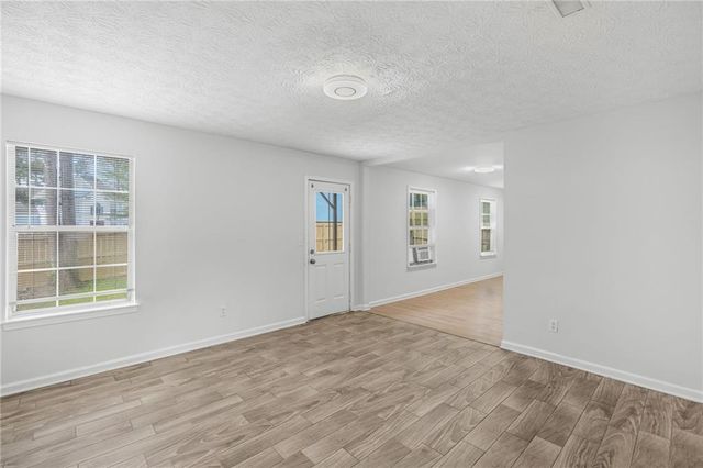 510 Saint James Court, Lawrenceville, GA 30044