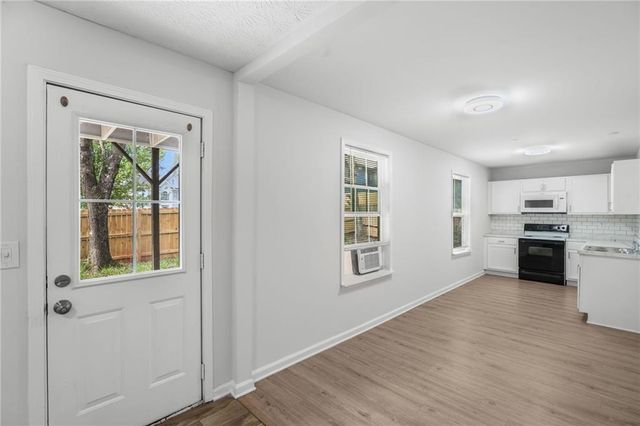 510 Saint James Court, Lawrenceville, GA 30044